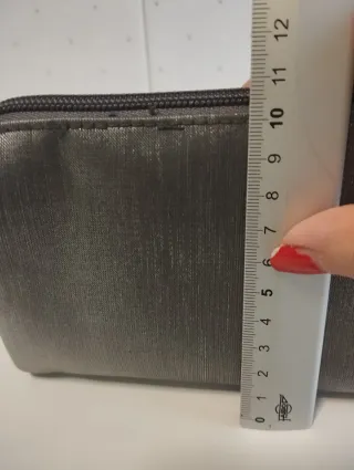 Bolsito-cartera plateado brillante