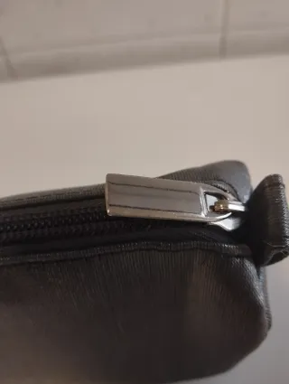 Bolsito-cartera plateado brillante