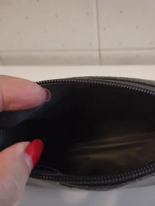 Bolsito-cartera plateado brillante