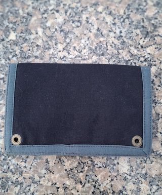 Cartera de tabaco hecha a mano en Nepal