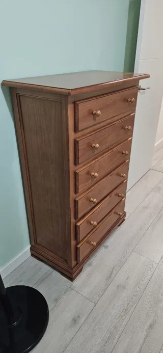 Cómoda y mesita de noche