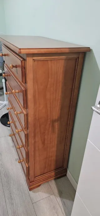 Cómoda y mesita de noche