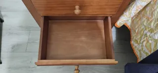 Cómoda y mesita de noche