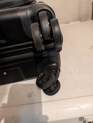 Trolley negro con espacio para portátil