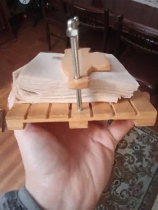 3 Servilleteros de Madera y Metal