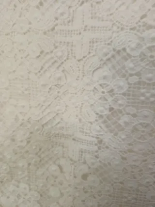 Falda corta blanca con encaje