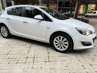 Opel Astra 2012