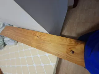 Estantería de madera rústica