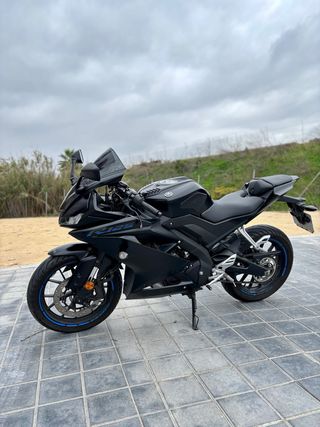 Yamaha YZF R125 2023 Negra