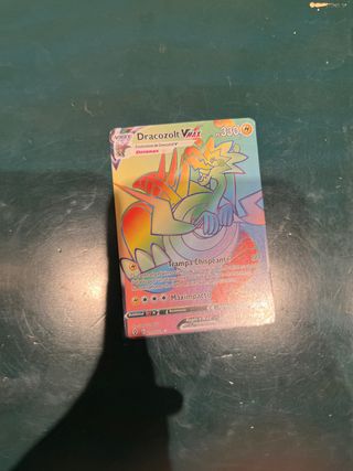 Carta Pokémon Dracozolt VMAX Arcoíris