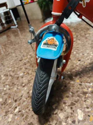 Bicicleta infantil roja