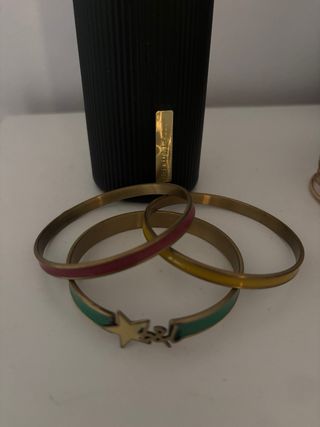 Pulseras Bimba y Lola doradas y verdes