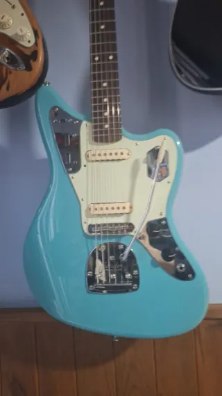 [Rent] Fender Jaguar II Aquatone Guitarra