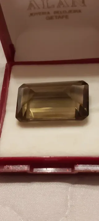 Topacio Marrón Rectangular Talla Rectangular