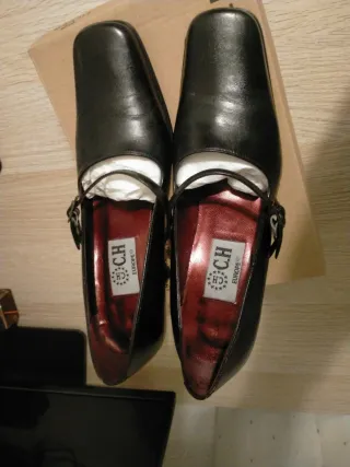 Zapatos de tacón negros para mujer