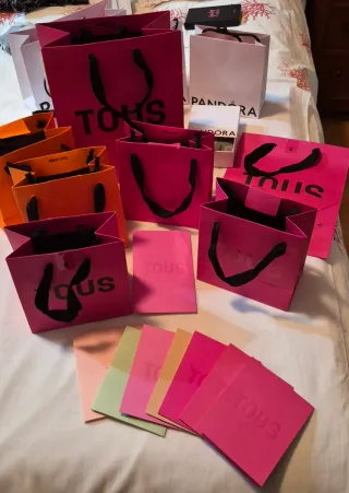 Bolsas Tous y Pandora Varias