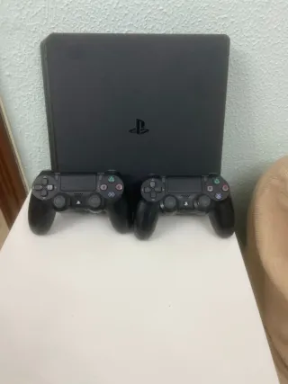 PS4 Slim Negra + 2 Mandos