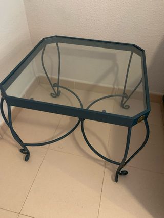 2 Mesas auxiliar cristal y metal