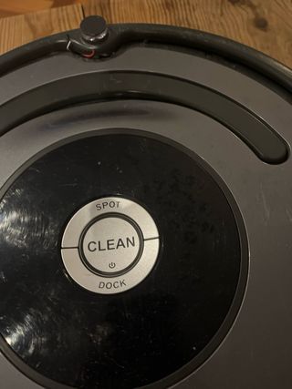 iRobot Roomba 676 - Para piezas incluye base