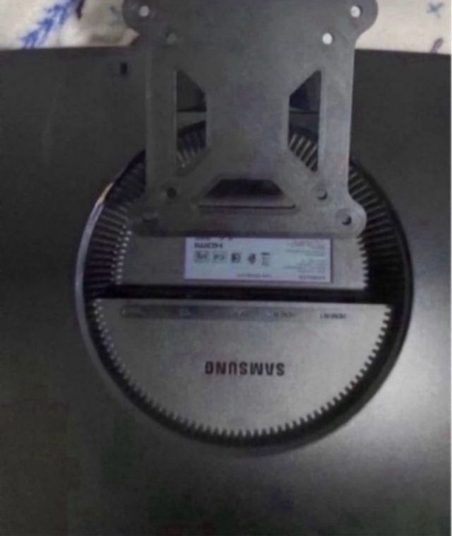 Adaptador Vesa Samsung C24RG50