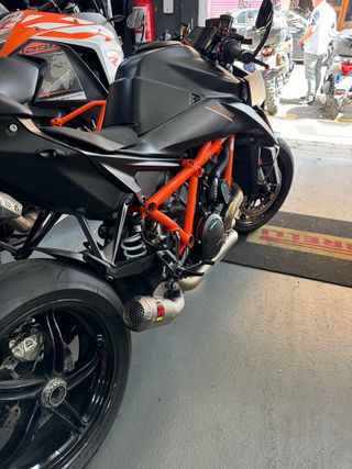 KTM 1390 Super Duke R