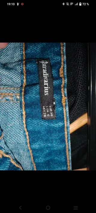 Falda vaquera azul con botones