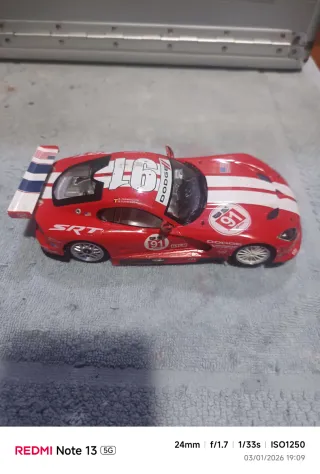 Coche a escala Dodge Viper 1/24