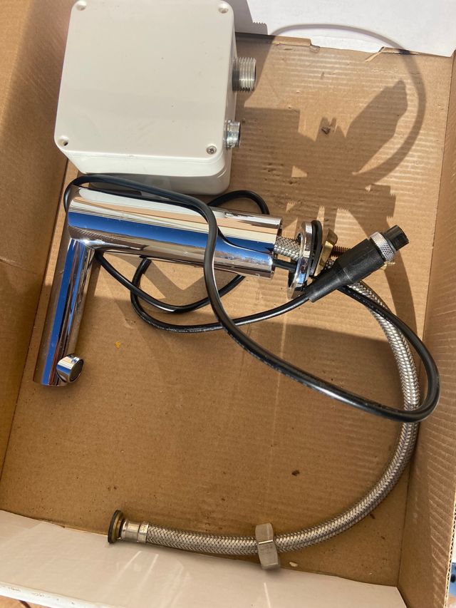 3 Grifos Electrónicos Lavabo Sensor