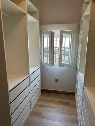 Montador de Armarios,Vestidores,Vitrinas,Camas