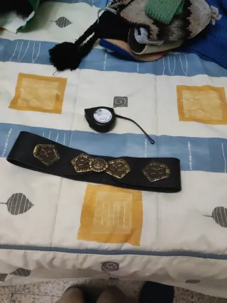 Cinturón de cuero mujer con adornos