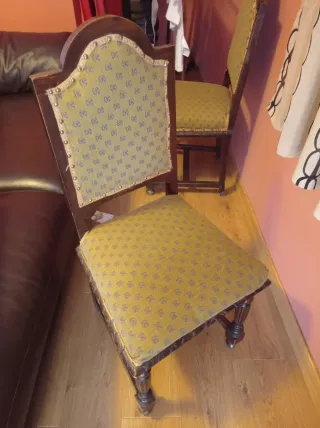 Sillas de madera tapizadas