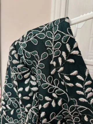 Vestido de fiesta cuerpo bordado.