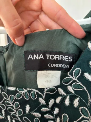 Vestido de fiesta cuerpo bordado.