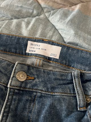 Jeans Bershka uomo blu strappati