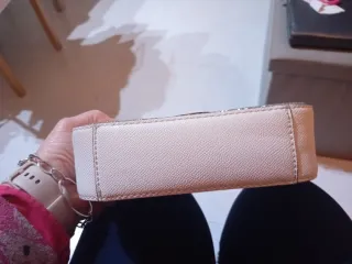 Borsetta Guess tracolla bianca e argento