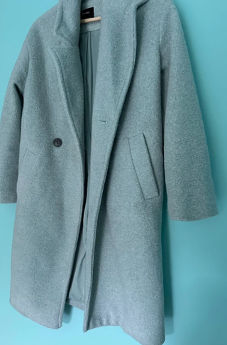 Abrigo moderno oversize azul