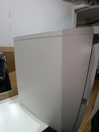 Cajonera  blanca de madera ,