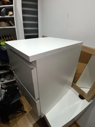 Cajonera  blanca de madera ,