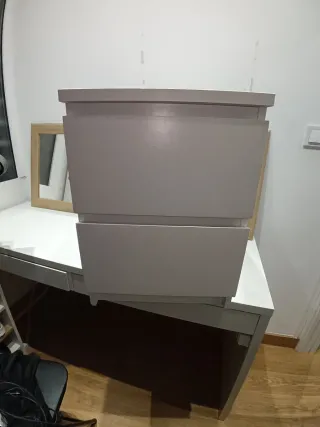 Cajonera  blanca de madera ,