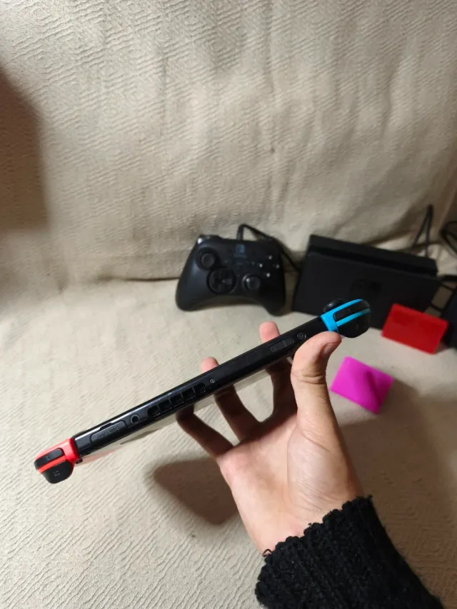 Nintendo Switch + Mando