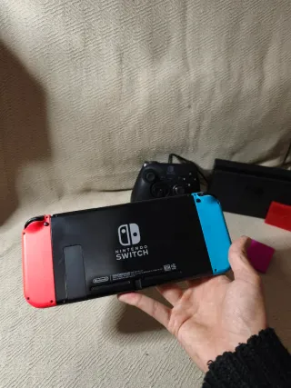 Nintendo Switch + Mando