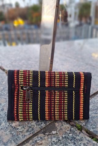 Cartera  para el tabaco  hecha a mano en Nepal