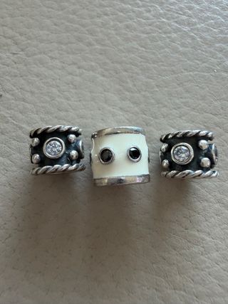 Lote 3 charms Pandora plata y blanco