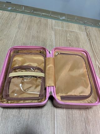 Maletín rosa para maquillaje