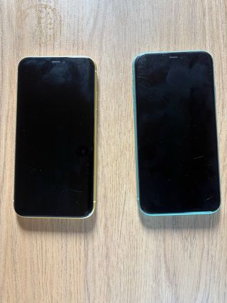 2 iPhone 11 Amarillo y Verde. Ambos de 64GB.