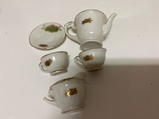 Serviço miniatura porcelana antigo