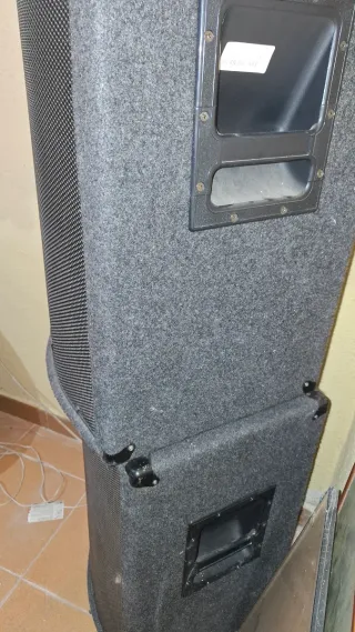 Altavoces FAME Grises