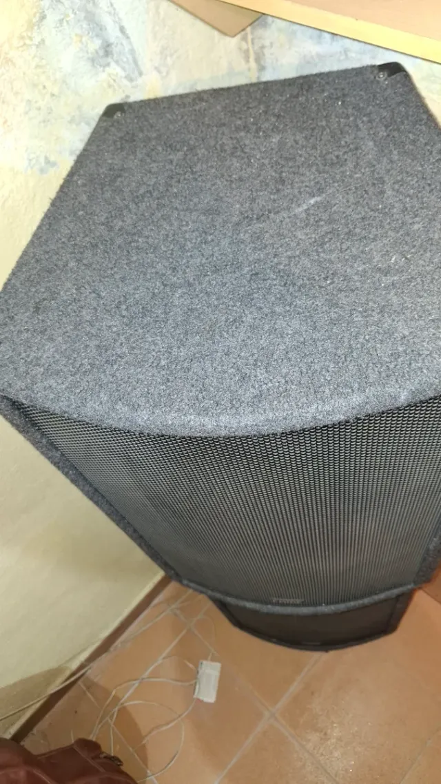 Altavoces FAME Grises