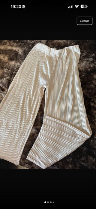 Pantalón plisado beige
