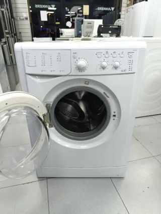 Lavadora y Secadora Indesit 6kg/5kg